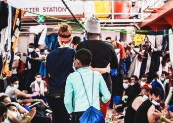 Two Rescue Vessels With 800 Refugees Await Safe Ports in Mediterranean