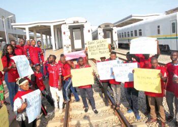 Railway Workers Vow To Continue Warning Strike