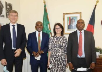 Amaechi Meets German Financing Advisory For Kano-Maradi Railway Construction