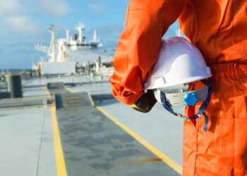 1 In 5 Ukraine Seafarers Want To Return Home To Fight