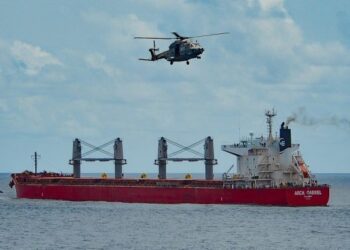 Italian Frigate Intervened to Protect Crew on Bulker from Pirates