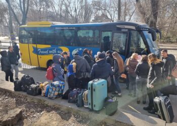 ITF, V.Group Help 100 Relatives of Ukrainian Seafarers Escape Fighting