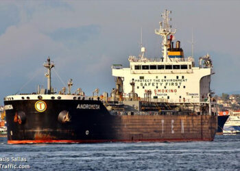 Protesters Block Tanker with Russian Cargo from Entering UK Port