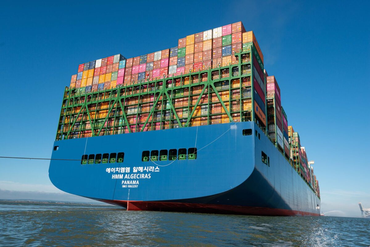 the-biggest-container-vessel-in-the-world-docks-in-the-uk