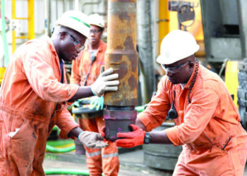 Debt Servicing: Experts Urge FG To Increase Crude Oil Production