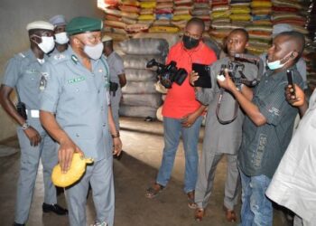 Customs Warns Youths To Stay Clear Of Illegal Activities In Ogun