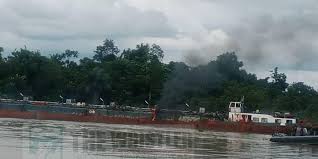 Oil Theft: Navy Destroys Arrested Vessel Stealing Crude Oil