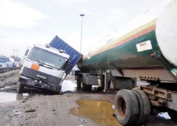 Nigerian Roads Are Death Traps, Responsible For Over 80 Percent Of Trucks/Tankers Accidents — Transport Experts