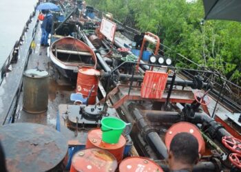 Navy Recovers Arms, Destroys Boat Laden With Stolen Crude In Bayelsa