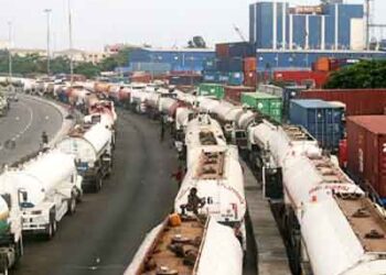 Stakeholders Advocate Decentralization Of Trucking As Over 2,000 Oil Tankers Queue Up On Oshodi-Apapa Expressway 