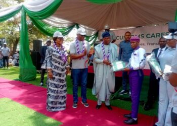 Nigeria Customs Distributes Learning Materials To 1,300 GSS Wuse Students