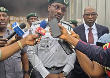 Oyo/Osun Customs intercept 2,030 smuggled bags of rice,167 used tyres