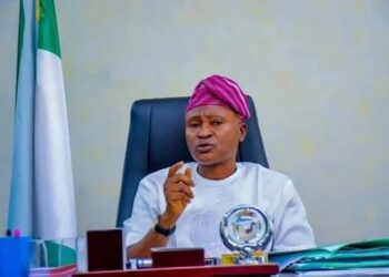 Oyetola Pays Tribute to Late APC Chieftain Dr. AbdulRauf Adeniji