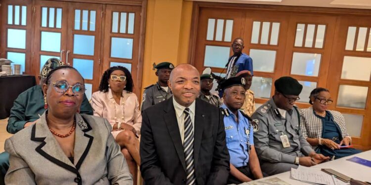 Navy Clamps Down On Crude Oil Thieves, Apprehends Six Suspects