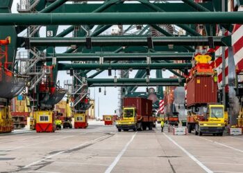 Mexican Port Posts 14% Increase In Container Volumes In H1