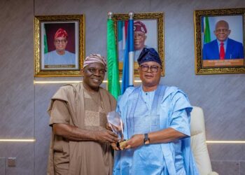 Navy Handover Rice, PMS, Cannabis, Victims Of Human Trafficking To Relevant Agencies
