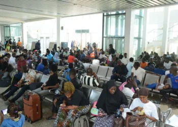 Yuletide: FG’s 50% Train Ride Discount Begins With Large Passenger Turnout