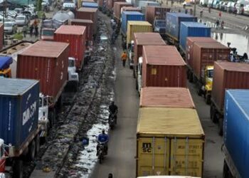 Truckers Blame Terminal Chaos, Corruption & Yuletide Surge for Apapa Gridlock 