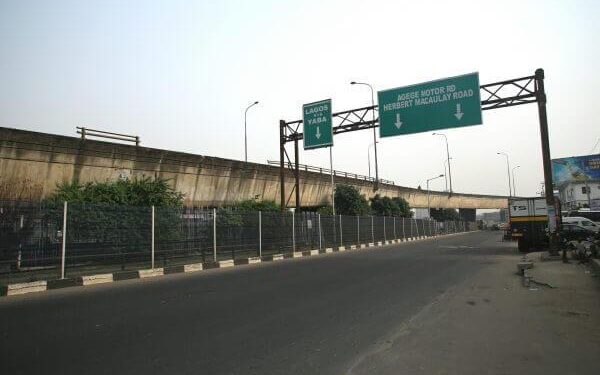 LASG Diverts Traffic At Night For Truck Barriers Installation