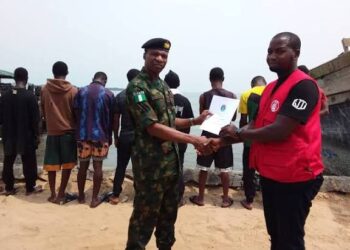 A’Ibom: Navy Hands Over 9 Suspected Oil Thieves To EFCC