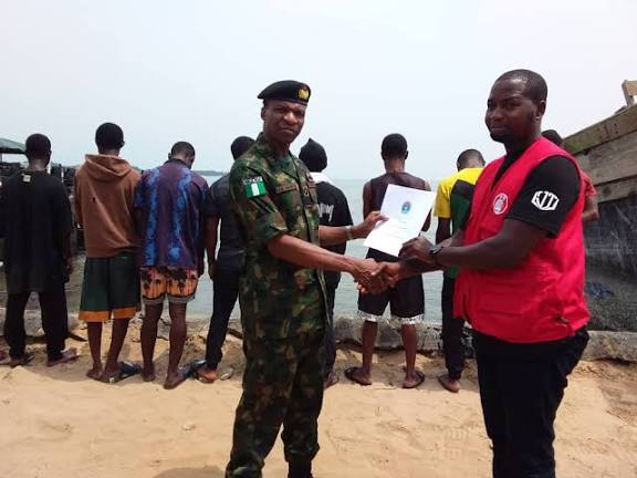 A’Ibom: Navy Hands Over 9 Suspected Oil Thieves To EFCC