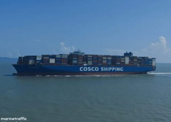 Two large COSCO Containerships Cross the Strait of Hormuz