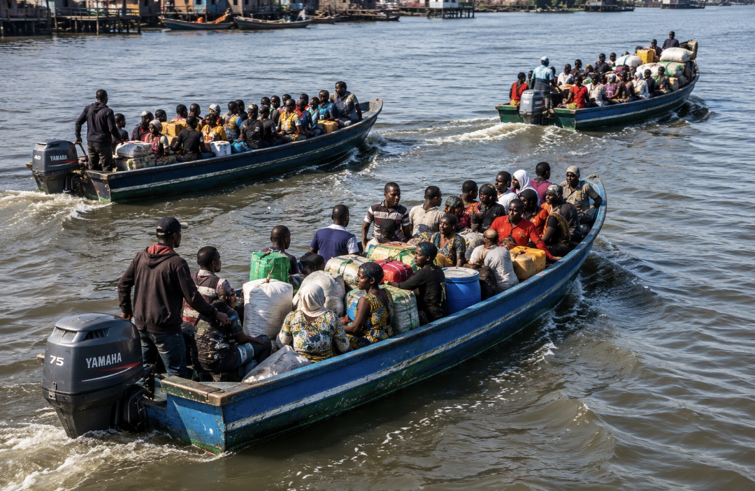 Lagos Commuters Risk 'Open Coffin' Boats to Badagry, Ebute Ero, Others Despite Heavy Rains