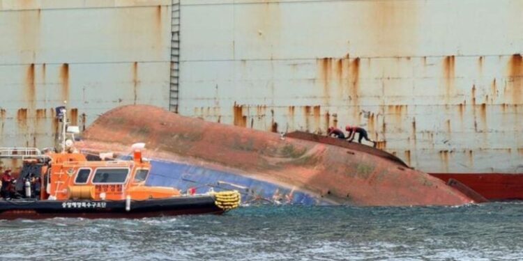 Six Missing After Tug Capsizes Off Busan
