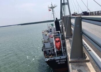  Tanker hits bridge in Malaysia, no injuries reported