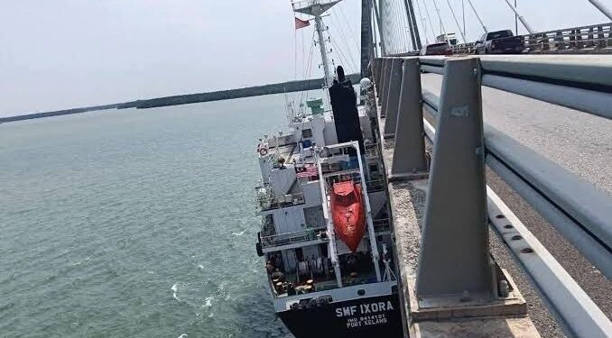  Tanker hits bridge in Malaysia, no injuries reported